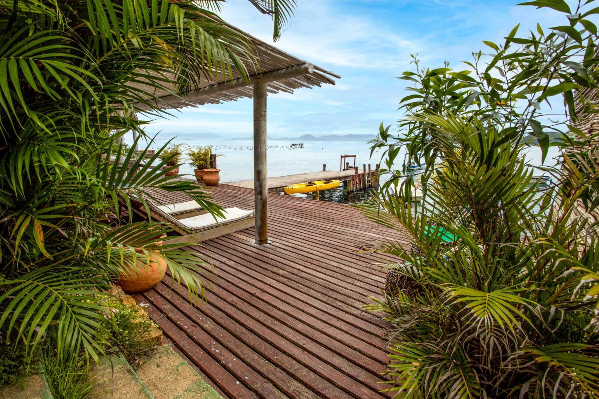 Pousada Cruzoé Praia de Araçatiba Exterior foto